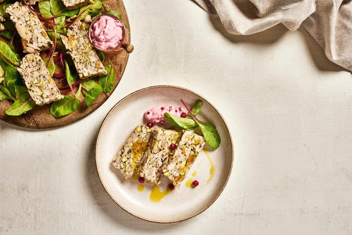 Kanapoikaterriiniä ja aprikoosia