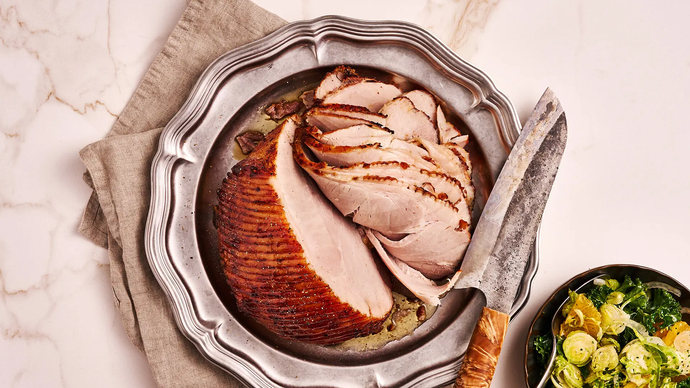 Gourmet joulukinkku ja ruusukaali-appelsiinisalaattia