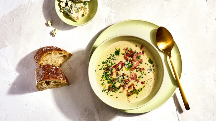 Paahdettu kinkku-sinihomejuustokeitto