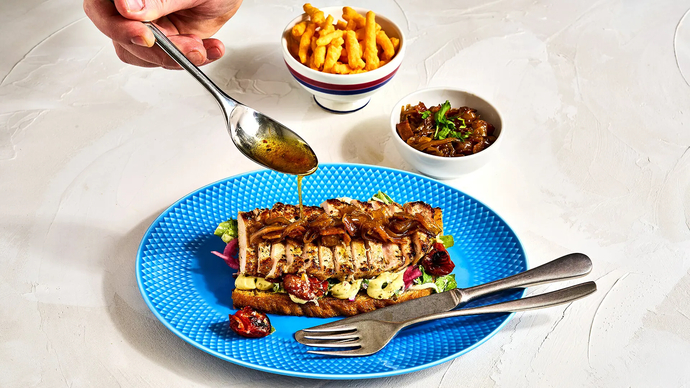 Porsaanfileeleipä haudutetulla sipulilla