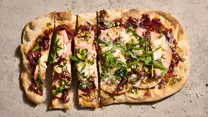 ”Mortadella” pinsa & HK Sininen Lenkki