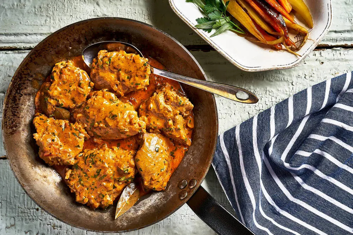 Kanaa À la Lyonnaise, broileria ja rakuunakermakastiketta