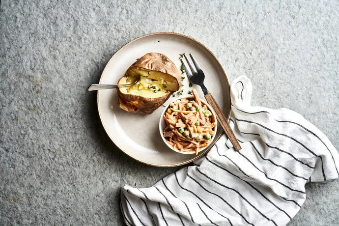 Kinkku-juurestäytteiset uuniperunat