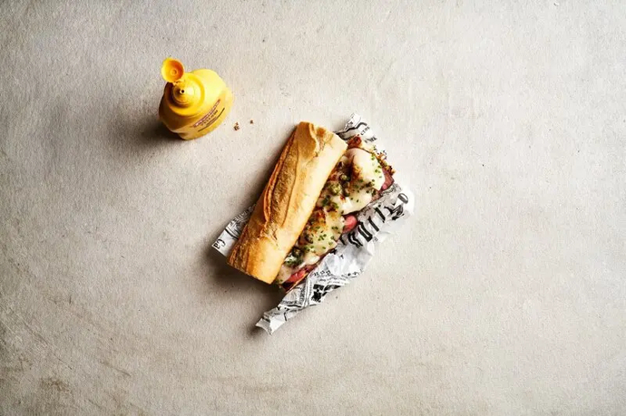 Philadelphia cheesesteak – lihaisa juustoleipä amerikan malliin