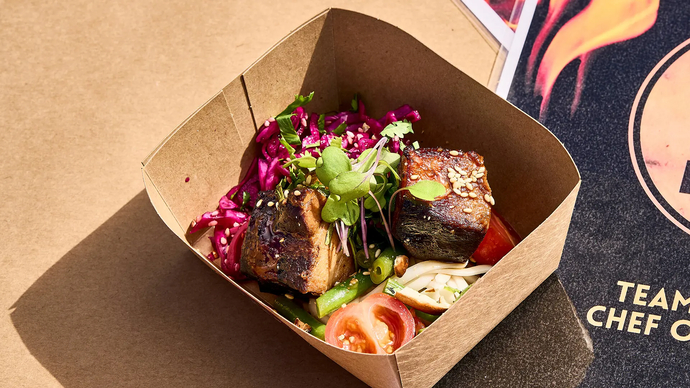 Porsaankylkeä udon-nuudeleilla ja aasialaisilla mauilla