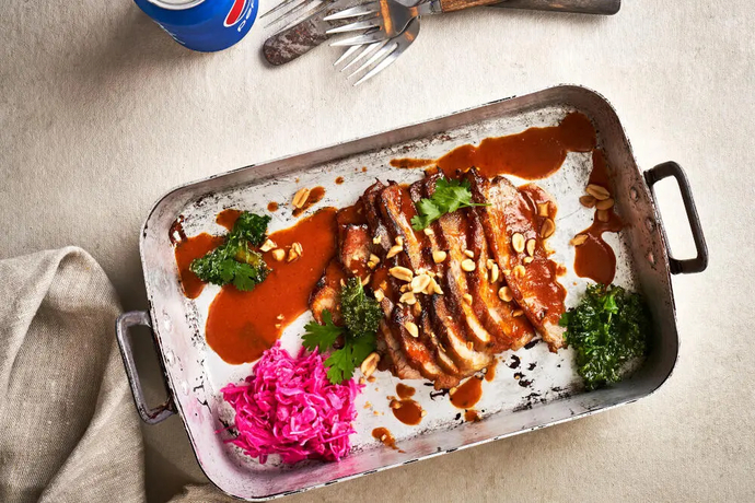 Grillattua porsaan plumaa ja umami BBQ-kastiketta