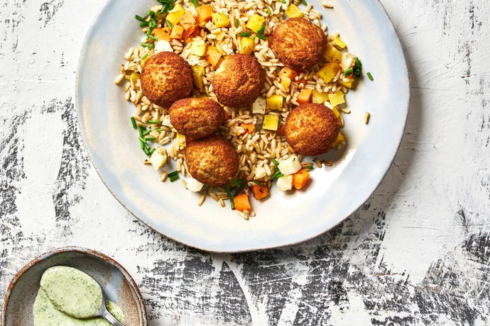 Jokisen kalapyörykät, pinaatti-jogurttikastike 