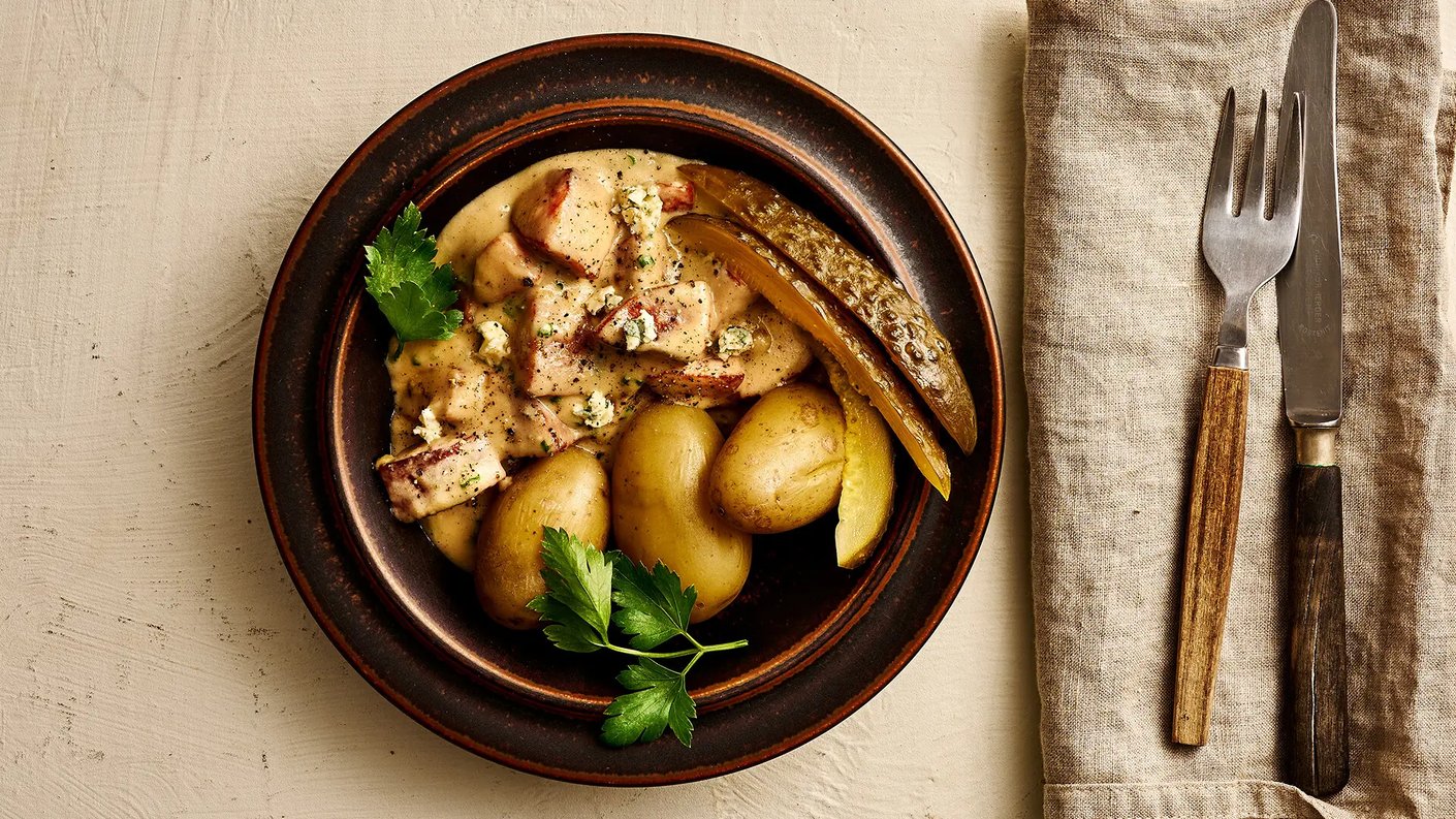 HK sininen lenkki -makkarakastiketta aurajuustolla