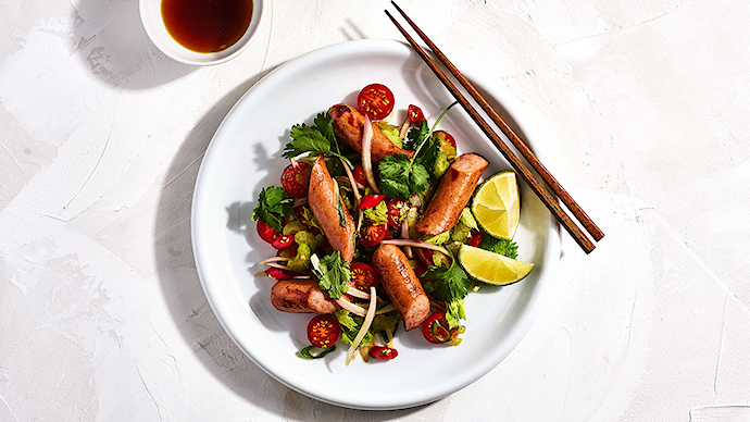 Thai-makkarasalaatti (yam sai krok)