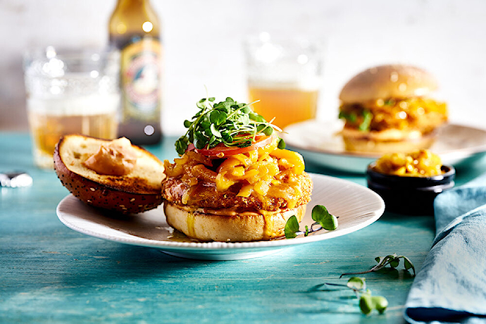 Crispy chicken burger ja currypickle