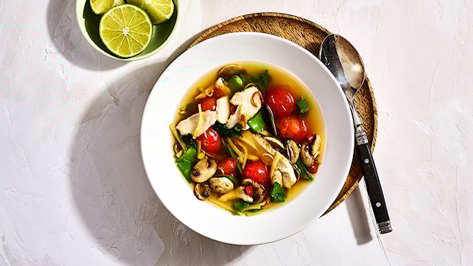 Tom Yum Kai , thaimaalainen kanakeitto