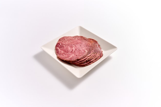 Tamminen Naudan ylikypsä savusaunaleikkele, viipaloitu (5044)